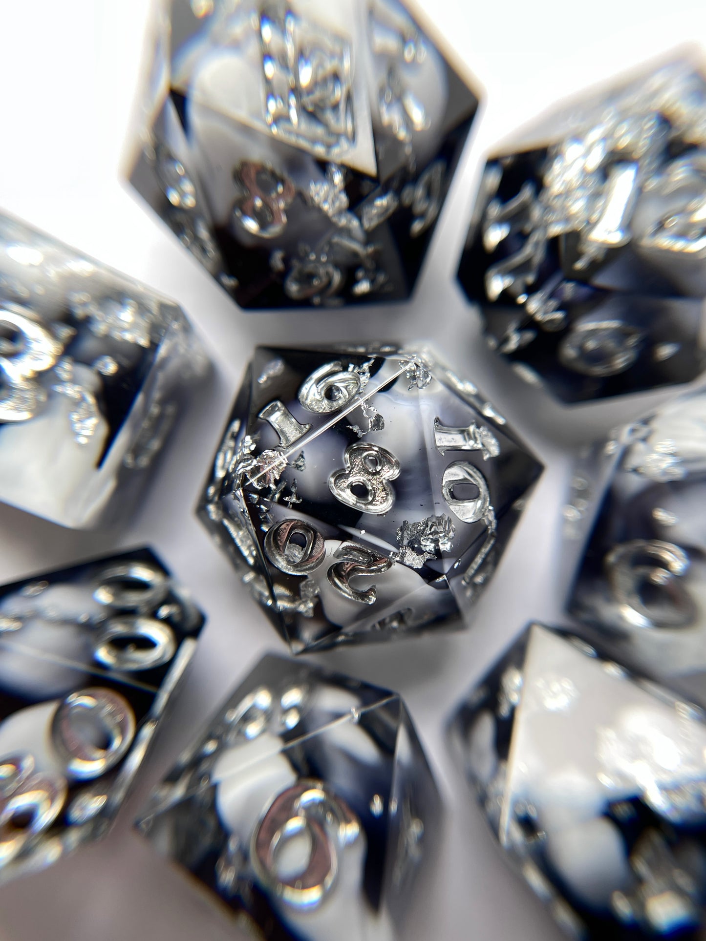 Phantom Knife – 7-piece Polyhedral Dice Set