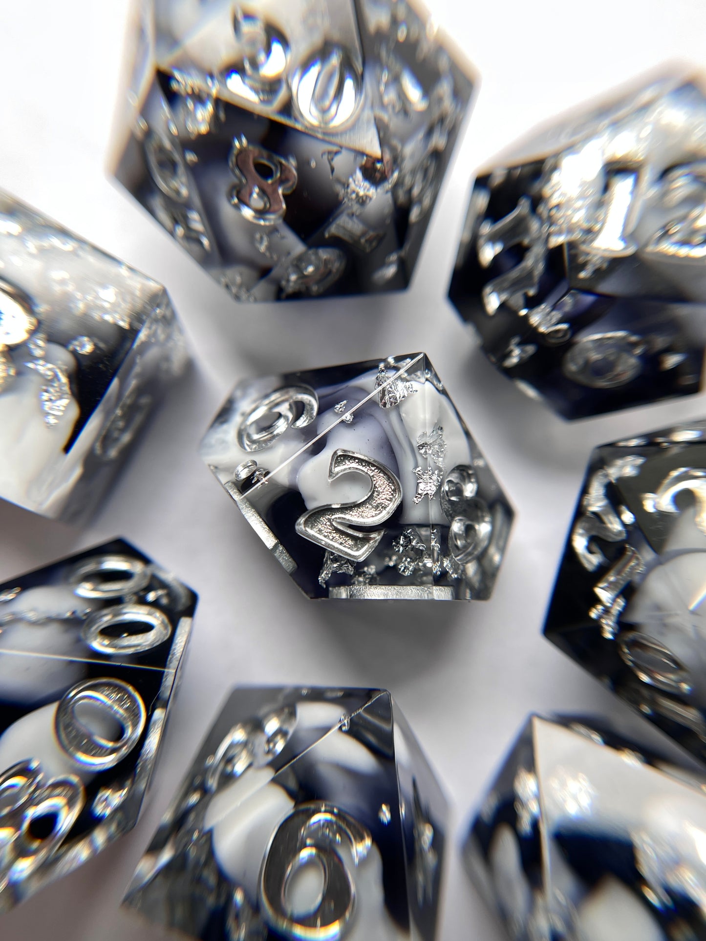 Phantom Knife – 7-piece Polyhedral Dice Set