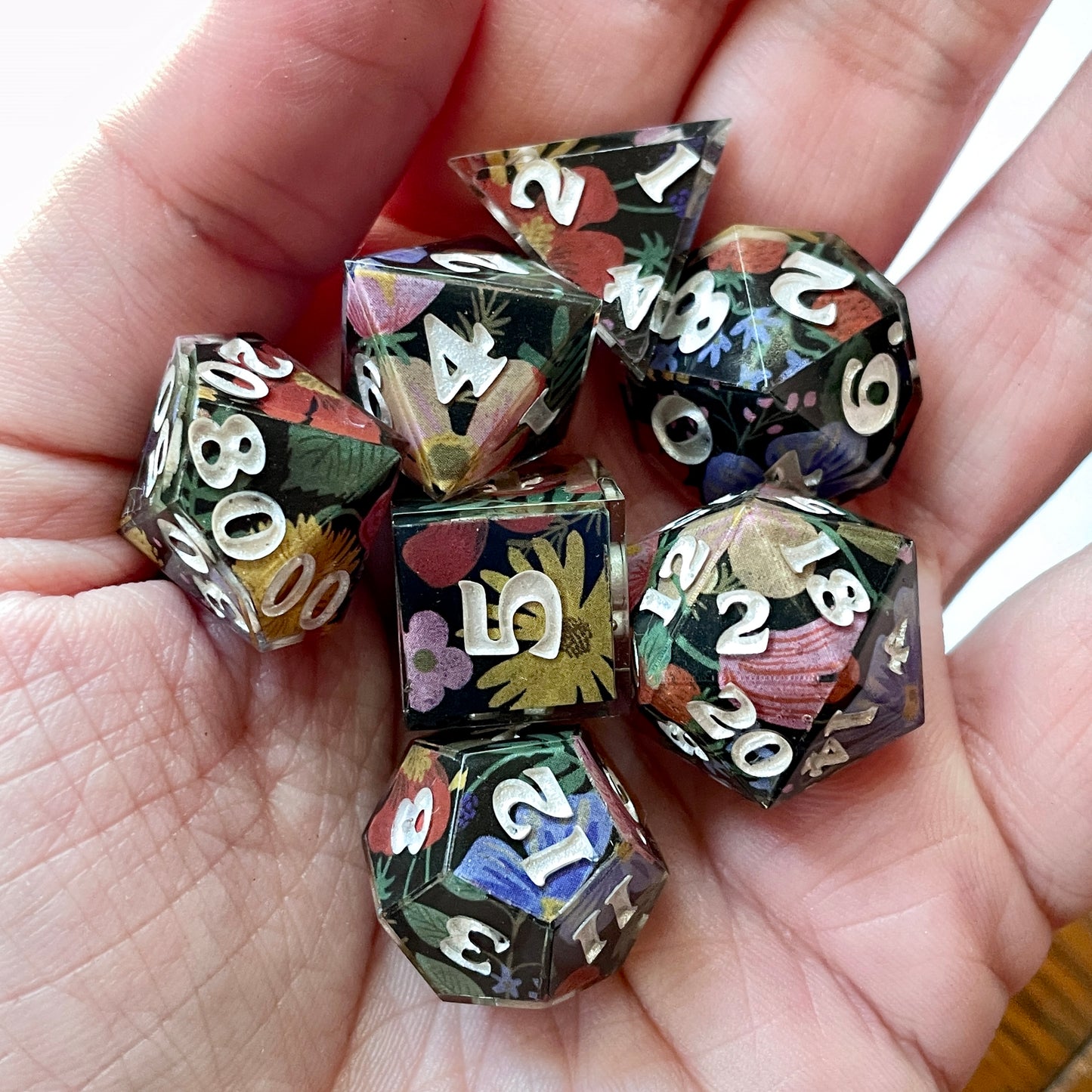 Fleur – 7-piece Polyhedral Dice Set
