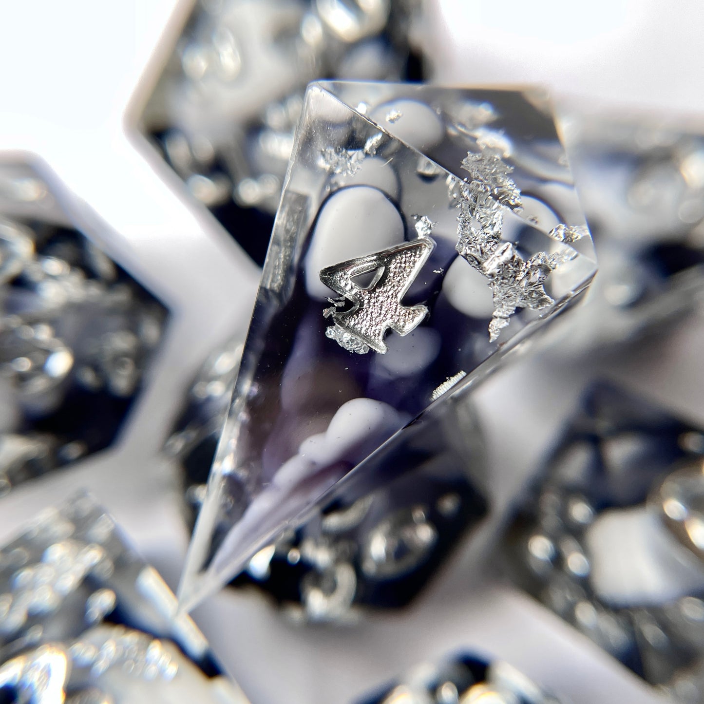 Phantom Knife – 7-piece Polyhedral Dice Set