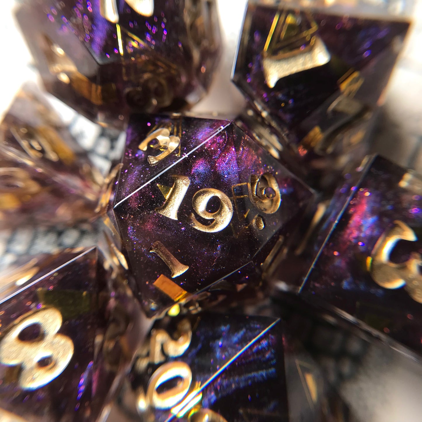 Plumrose Oath – 7-piece Polyhedral Dice Set